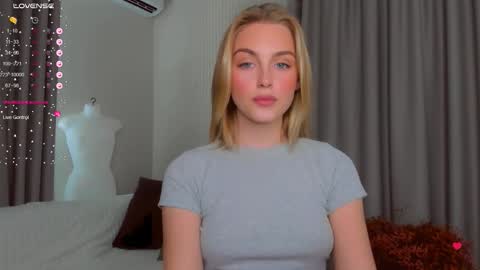 your pretty Ashley online show from September 13, 9:53 am