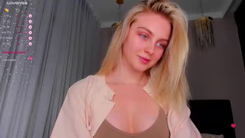 your pretty Ashley online show from February 3, 7:08 pm