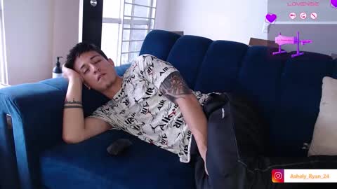 Snapshot of ashely_ryan24 chatting on November 15, 5:42 pm Ashley And Ryan online show from November 15, 5:42 pm