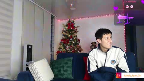 Snapshot of ashely_ryan24 chatting on November 19, 10:43 pm Ashley And Ryan online show from November 19, 10:43 pm