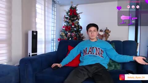 Snapshot of ashely_ryan24 chatting on November 20, 9:58 pm Ashley And Ryan online show from November 20, 9:58 pm