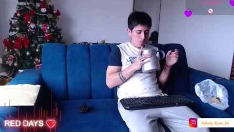 Snapshot of ashely_ryan24 chatting on November 24, 6:07 pm Ashley And Ryan online show from November 24, 6:07 pm