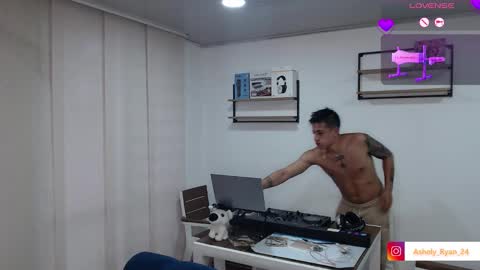 Ashley And Ryan  online show from January 11, 10:37 pm