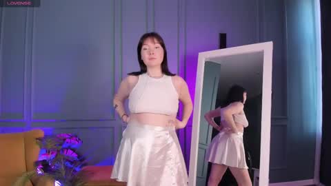 Snapshot of ashhasmy chatting on March 7, 6:24 am Ash online show from March 7, 6:24 am