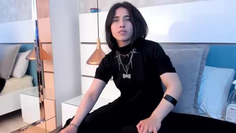 Ashkoreh online show from November 2, 6:32 pm