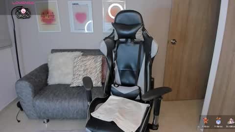 Snapshot of ashley_23a chatting on January 10, 10:36 pm A S H L E Y online show from January 10, 10:36 pm