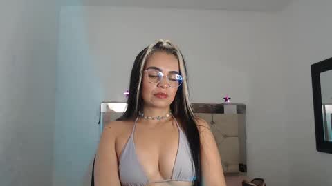 ashley__tylor online show from January 30, 3:33 am