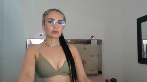 ashley__tylor online show from January 30, 9:25 pm