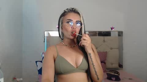 ashley__tylor online show from January 31, 3:30 am