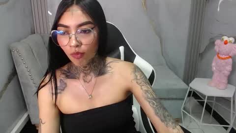 ashley_blum_v online show from October 1, 8:04 pm