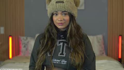 Snapshot of ashley_ospino chatting on February 23, 5:01 am Ashley online show from February 23, 5:01 am