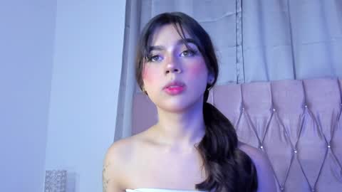 Snapshot of ashley_piinkk chatting on January 6, 7:20 am Ashley online show from January 6, 7:20 am