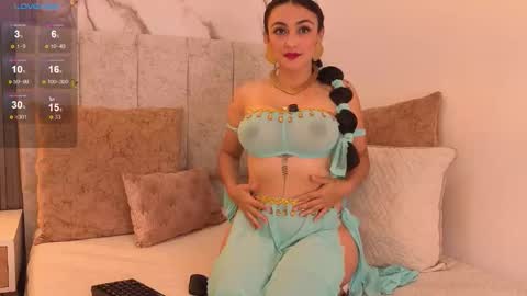 Camila online show from October 31, 8:32 pm