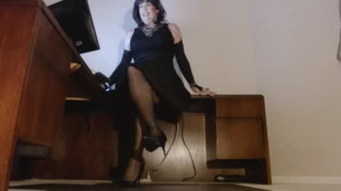 Snapshot of ashleyaki2000 chatting on January 16, 6:37 pm Ashley Ann online show from January 16, 6:37 pm