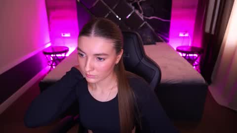 Snapshot of ashleybaee chatting on November 12, 1:22 pm ashleybaee online show from November 12, 1:22 pm