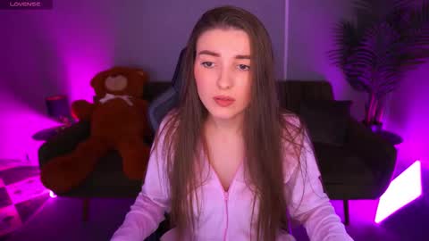 Snapshot of ashleybaee chatting on December 16, 2:11 pm ashleybaee online show from December 16, 2:11 pm