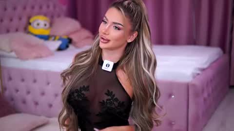 Ashley online show from October 14, 4:30 pm