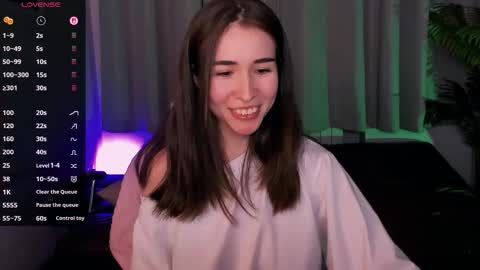 Snapshot of ashleytoxic chatting on December 5, 1:31 pm Ashley online show from December 5, 1:31 pm