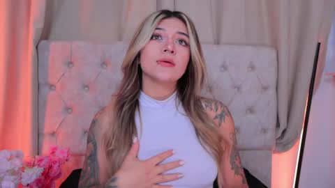 Ashley Lauren online show from December 29, 3:54 am