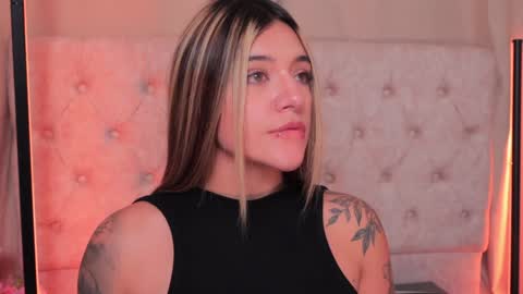 Ashley Lauren online show from January 31, 10:10 am