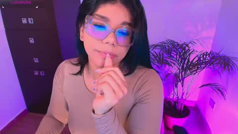 Snapshot of ashleyy18__ chatting on September 15, 9:20 am Ashleyy18 online show from September 15, 9:20 am