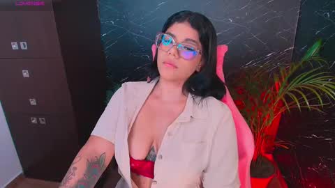 Snapshot of ashleyy18__ chatting on October 9, 11:25 pm Ashleyy18 online show from October 9, 11:25 pm