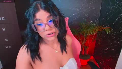 Snapshot of ashleyy18__ chatting on October 16, 2:56 am Ashleyy18 online show from October 16, 2:56 am