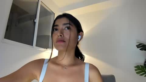 ashllovee online show from January 16, 3:56 am