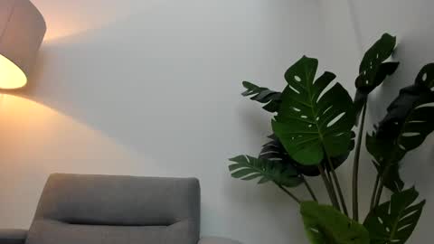 ashllovee online show from January 17, 1:24 pm