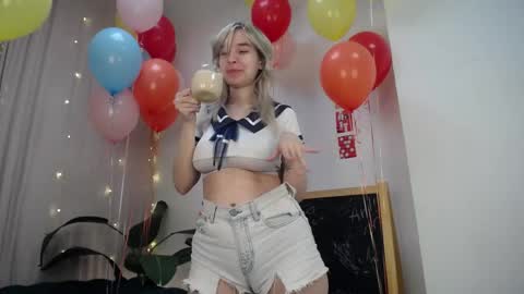 ashly_cherry online show from April 20, 5:10 am