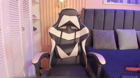 Snapshot of ashlye_miller_ chatting on November 25, 4:12 am ashlye_miller_ online show from November 25, 4:12 am