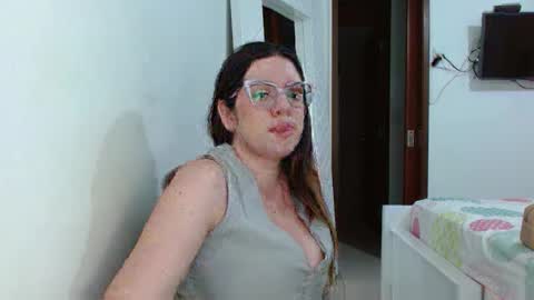 AshlyMoon online show from May 15, 11:45 pm