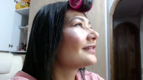 Snapshot of asia_25_ chatting on December 3, 11:02 pm PAO online show from December 3, 11:02 pm