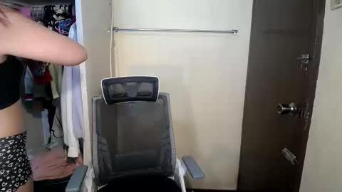 Asia online show from November 12, 4:35 am