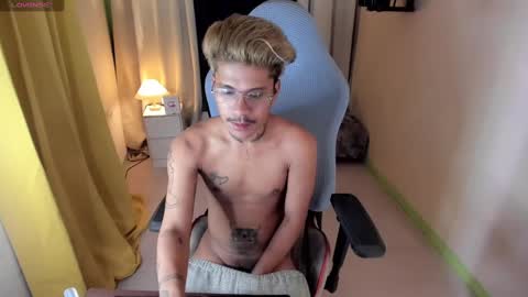 Snapshot of asian_cumsawyer chatting on December 29, 3:11 am bigload CUM take me private show or passwordshow online show from December 29, 3:11 am