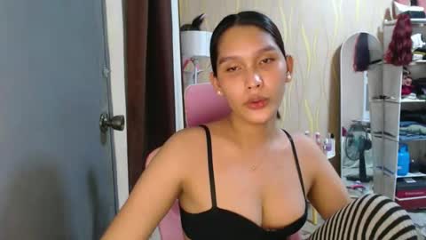 Snapshot of asian_glamm chatting on October 12, 5:23 pm ANITA online show from October 12, 5:23 pm
