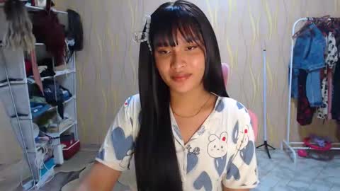 Snapshot of asian_glamm chatting on December 14, 10:36 pm ANITA online show from December 14, 10:36 pm