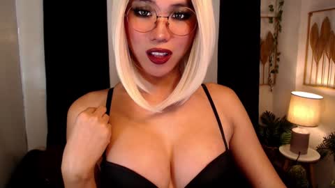 Snapshot of asian_hinata chatting on December 10, 4:34 am hinata online show from December 10, 4:34 am