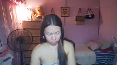 Snapshot of asian_llory chatting on February 10, 1:10 am asian_llory online show from February 10, 1:10 am