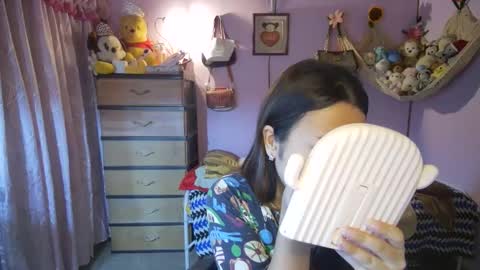 Snapshot of asian_llory chatting on February 19, 12:50 am asian_llory online show from February 19, 12:50 am