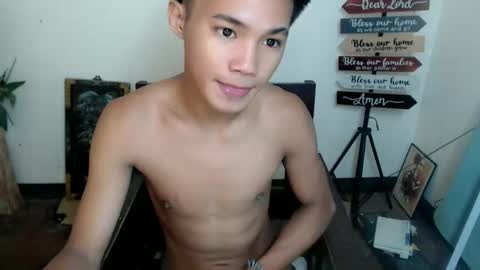 asian_lover05 online show from October 14, 9:04 pm