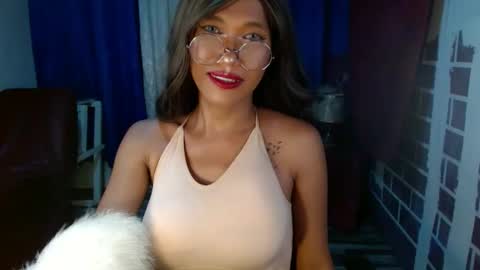 Snapshot of asian_petit19 chatting on January 20, 7:04 am Lovely online show from January 20, 7:04 am