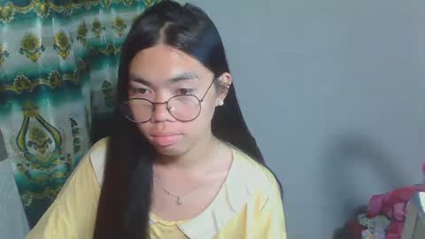 Snapshot of asian_rhean chatting on March 9, 10:08 am Rhean online show from March 9, 10:08 am