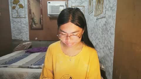 Snapshot of asian_rhean chatting on November 5, 10:54 pm Rhean online show from November 5, 10:54 pm