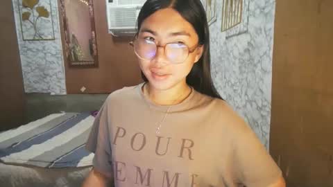 Snapshot of asian_rhean chatting on November 10, 10:31 pm Rhean online show from November 10, 10:31 pm