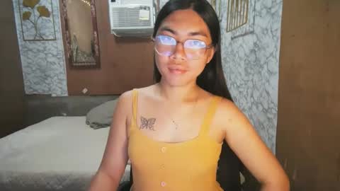 Snapshot of asian_rhean chatting on November 12, 11:03 pm Rhean online show from November 12, 11:03 pm