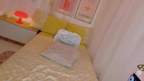 pauline online show from March 5, 1:51 pm