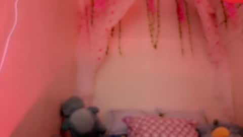 Snapshot of asianbabecandy chatting on December 17, 12:22 pm candy online show from December 17, 12:22 pm