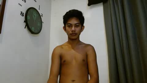 Snapshot of asiancockhero22 chatting on December 15, 3:00 am HERO online show from December 15, 3:00 am