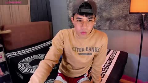 Snapshot of asiancum_peter chatting on October 13, 1:27 am asiancum_peter online show from October 13, 1:27 am